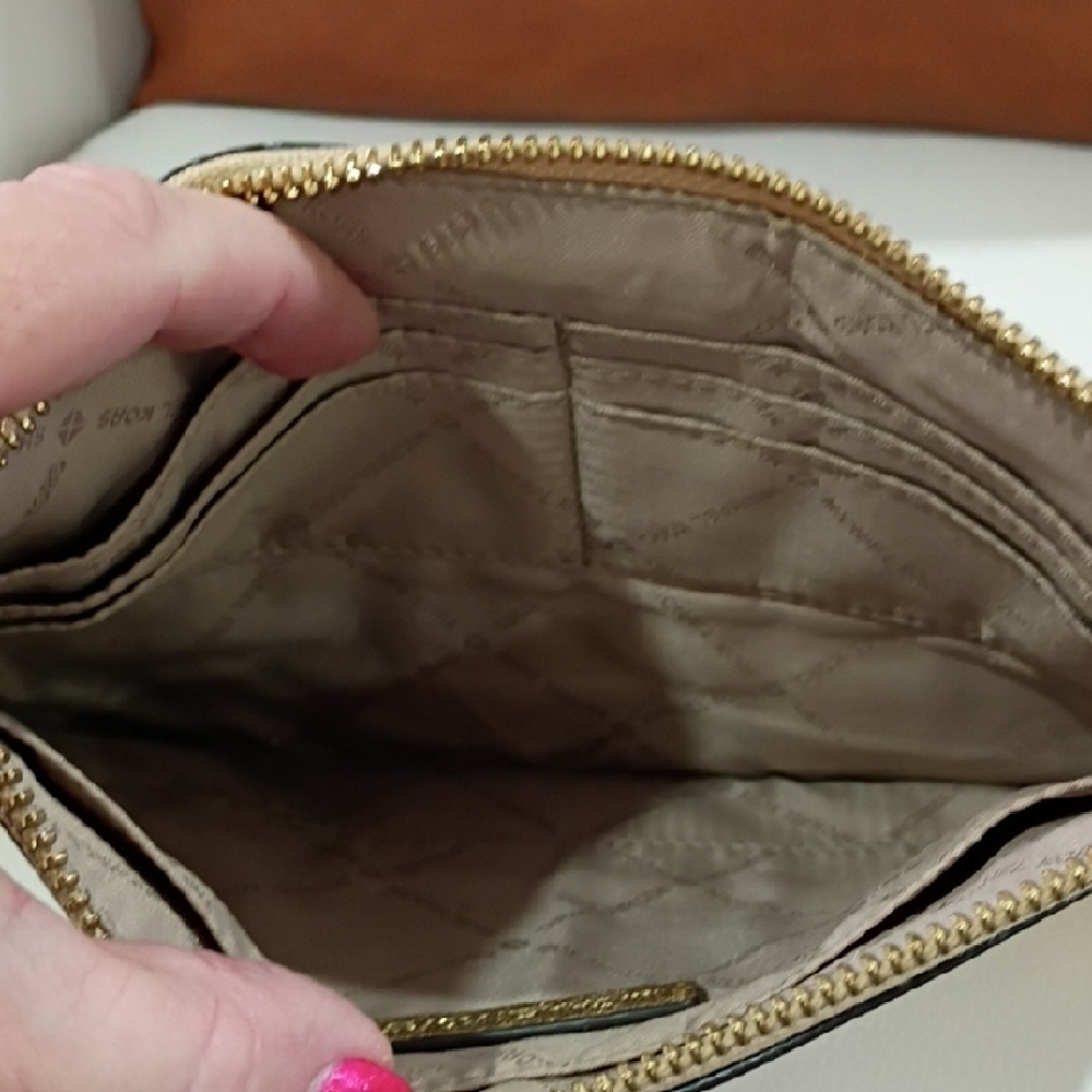 Metallic EUC Gold Michael Kors Adele Leather Zip … - image 4